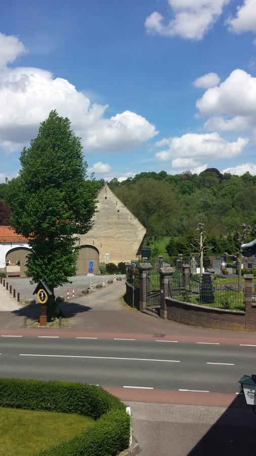 B&B Hotel Gasthoeve Het Valkennest Oud-Valkenburg Exteriör bild