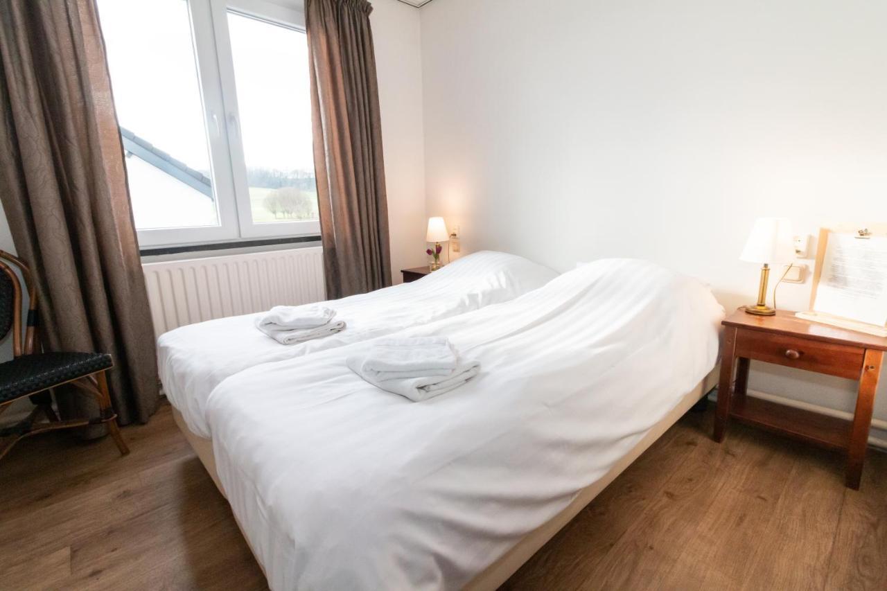 B&B Hotel Gasthoeve Het Valkennest Oud-Valkenburg Exteriör bild